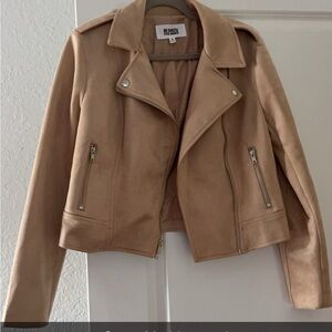 Steve Madden faux suede jacket. Like new. Great condition.